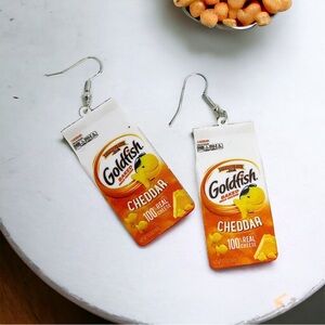 Snack Attack: Adorable Goldfish Crackers Dangle Earrings! NWT